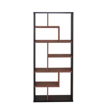 Czarny i brązowy gust w modzie.